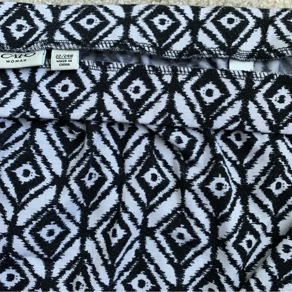 CATO Women’s PLUS Maxi Skirt Black & White Geometric‎ Elastic Waist SIZE 22/24W - Picture 4 of 9